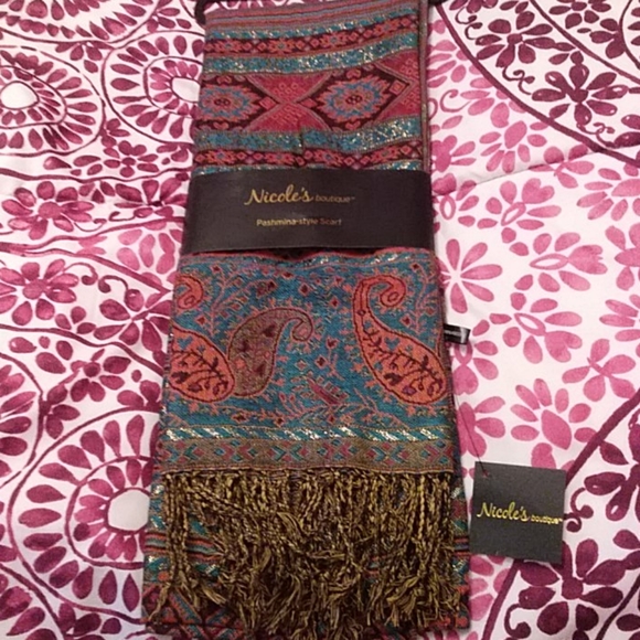 Nicole's Boutique Accessories - NWT Pashmina-style Scarf